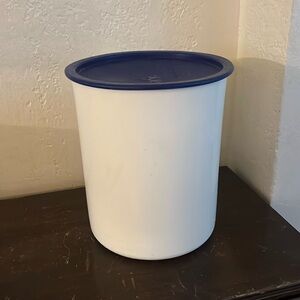 Tupperware one touch Storage container